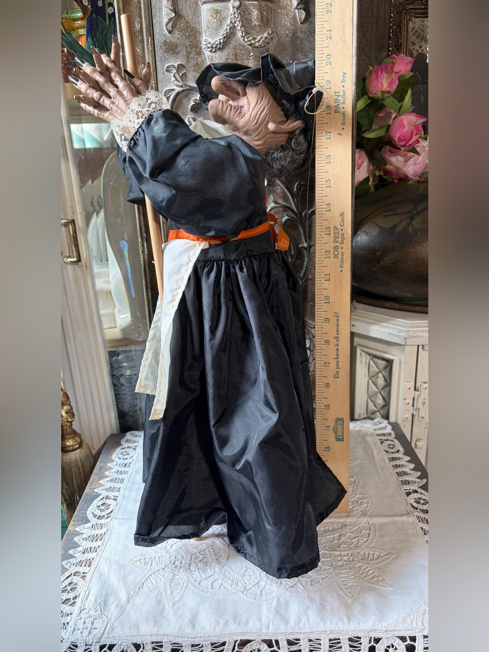 Vintage Halloween Witch decor - Picture 3 of 4